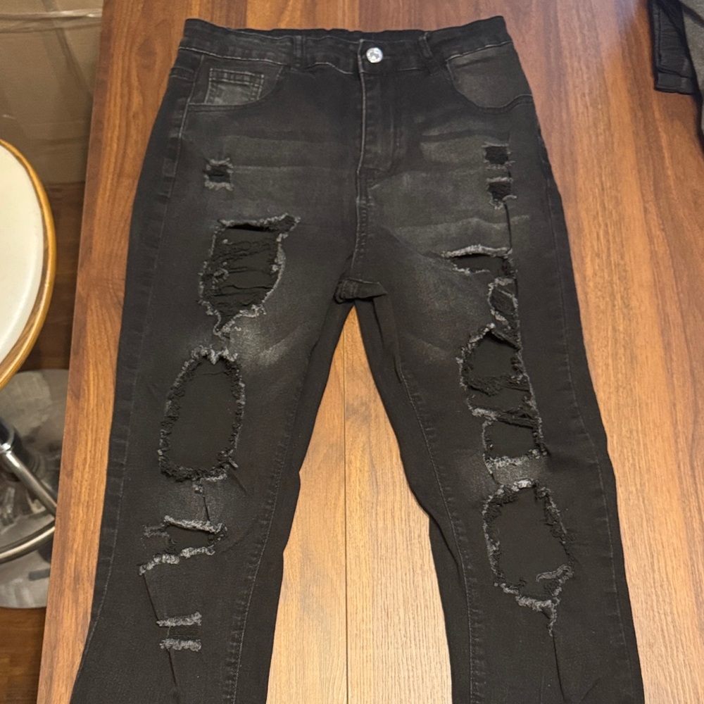 SHEIN Black Ripped Skinny Jeans